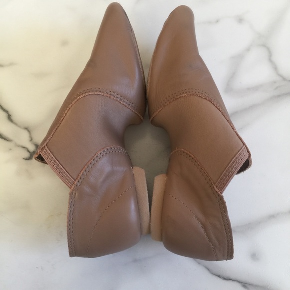 Capezio | E-Series Jazz Slip On - Picture 5 of 8